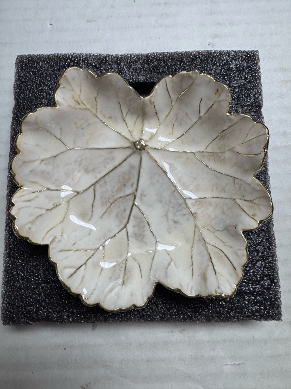 Michael Aram Winter Leaves Geranium Dish 4.45'' x 4" x 1" Never Used